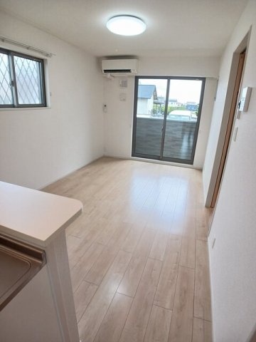 居室・リビング　こちらの居間で趣味の時間をお楽しみください