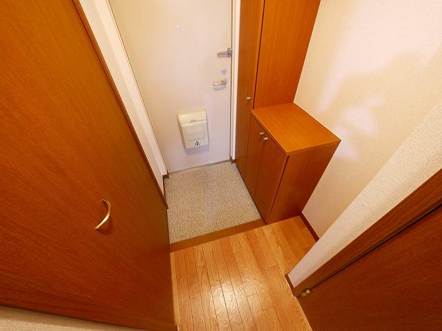 玄関　収納もある玄関です