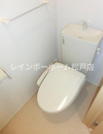 トイレ　トイレもきれいです