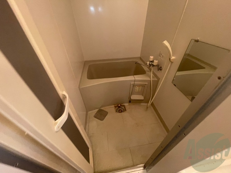 バス・シャワールーム　お風呂になります。一日の疲れを癒してくださいね。