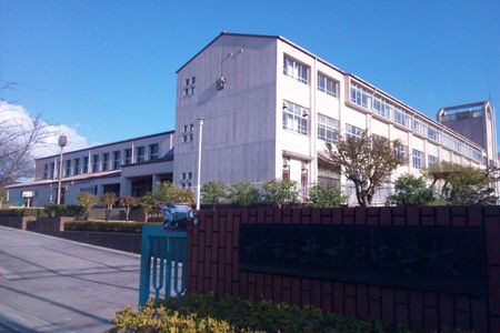 中学校　北神戸中学校（中学校）まで813m