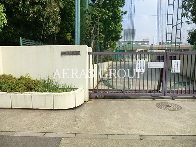 中学校　練馬区立光が丘第二中学校（中学校）まで705m