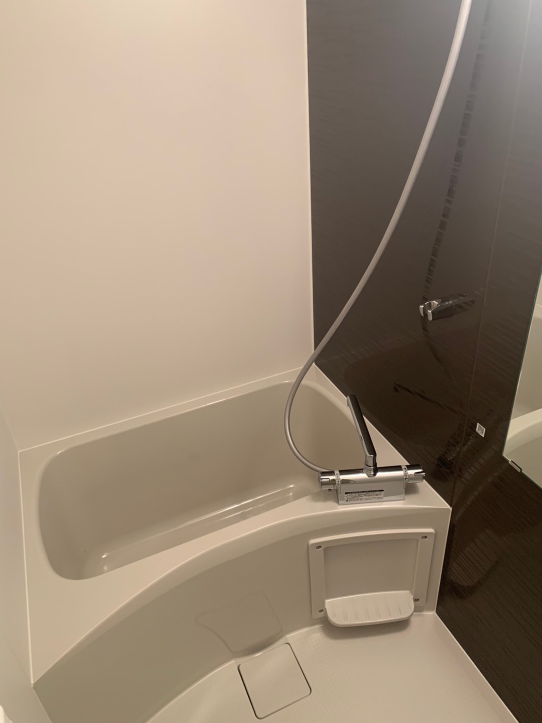 バス・シャワールーム　同物件別室の参考画像です。