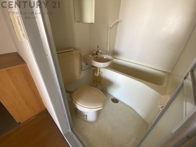 トイレ　浴室内にトイレがあります♪