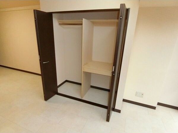 収納　※写真は別号室です。