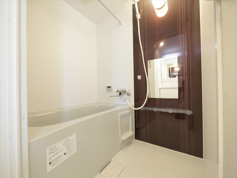 バス・シャワールーム　浴室暖房乾燥機付　追い焚き・オートバス機能付お風呂