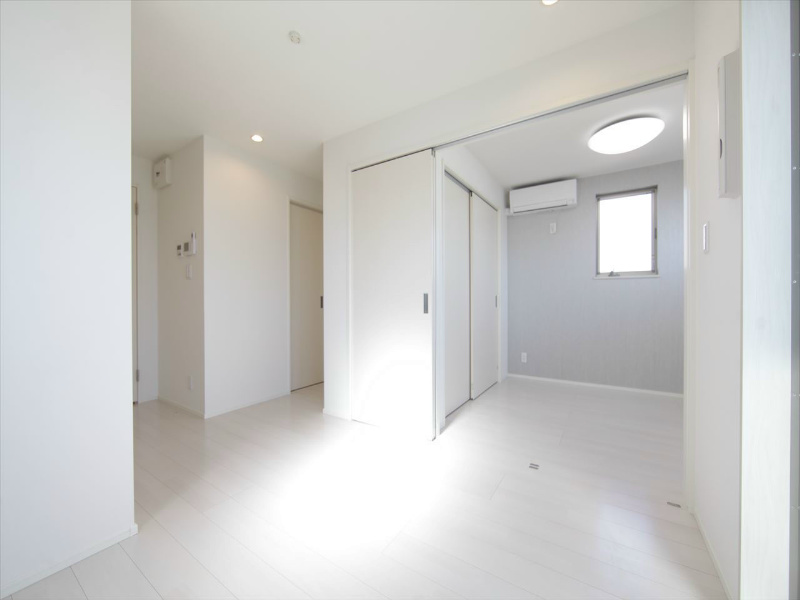 居室・リビング　ＬＤＫ8帖　洋室3.9帖　つなげても使えます