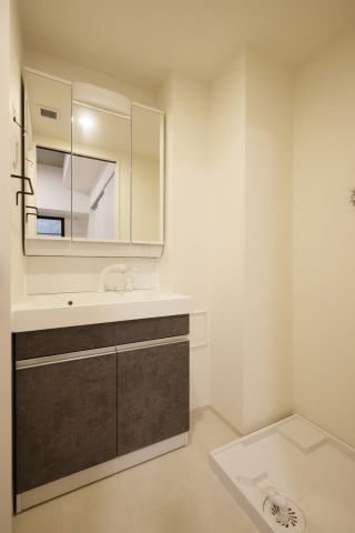 洗面設備　写真は参考写真です。現況を優先してください。