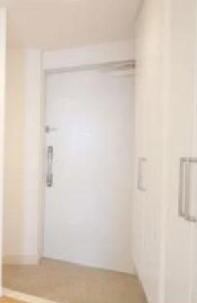 玄関　※別部屋の参考写真です。