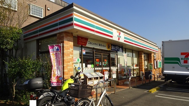 コンビニ　セブンイレブン（コンビニ）まで387m