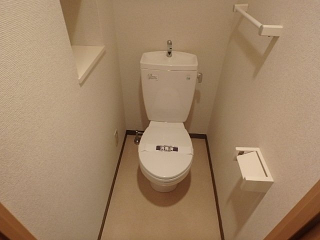 トイレ　落ち着いたトイレです