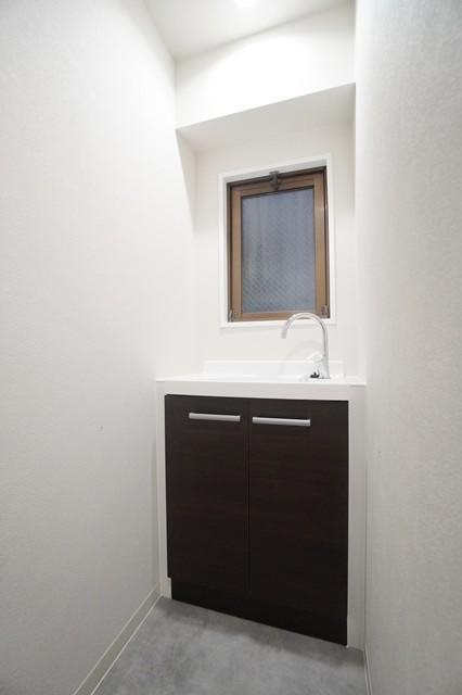 洗面設備　画像は別号室写真の為、現状を優先いたします。