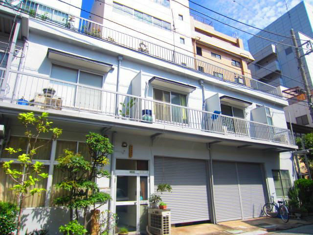 建物外観　シャワールーム完備