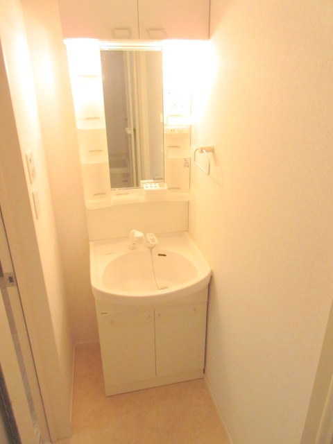 洗面設備　忙しい朝に嬉しい独立洗面台