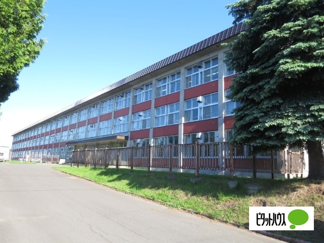 中学校　旭川市立東陽中学校（中学校）まで1544m