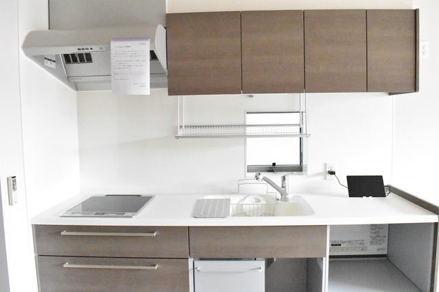 キッチン　高さに配慮されたシステムキッチン☆楽に調理ができますね♪