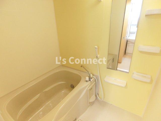 バス・シャワールーム　追焚き、浴室乾燥付きのお風呂。