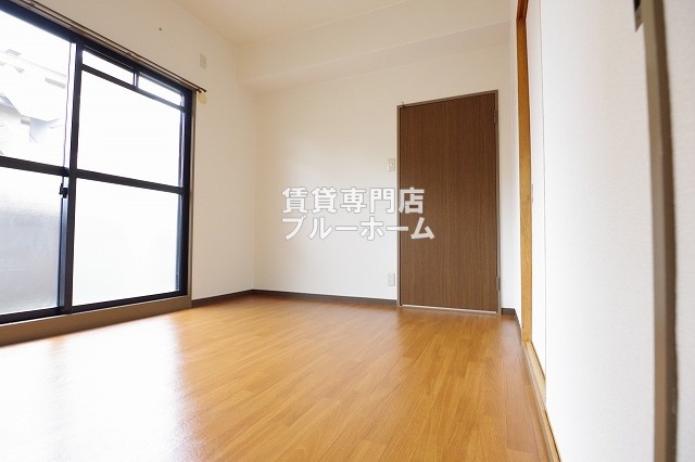 その他部屋・スペース　6帖の明るい洋室！