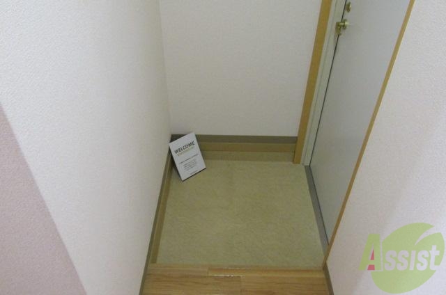 玄関　玄関にはシューズボックスあるので片付きます。