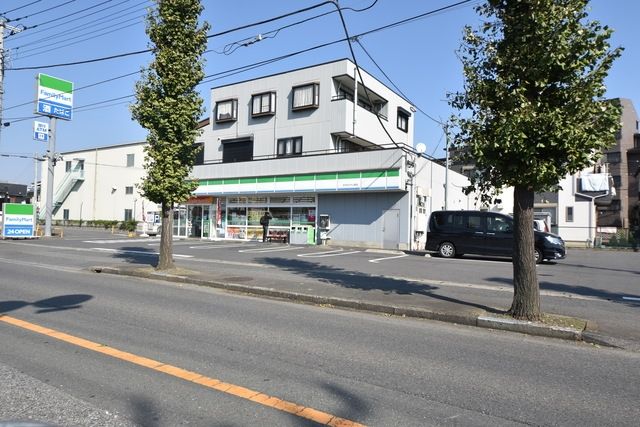 コンビニ　ファミリーマート なかむらや上尾店（コンビニ）まで477m