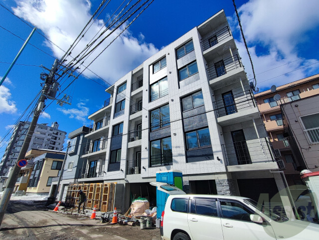 建物外観　札幌市中央区南１１条西「オルセーリュクス山鼻」