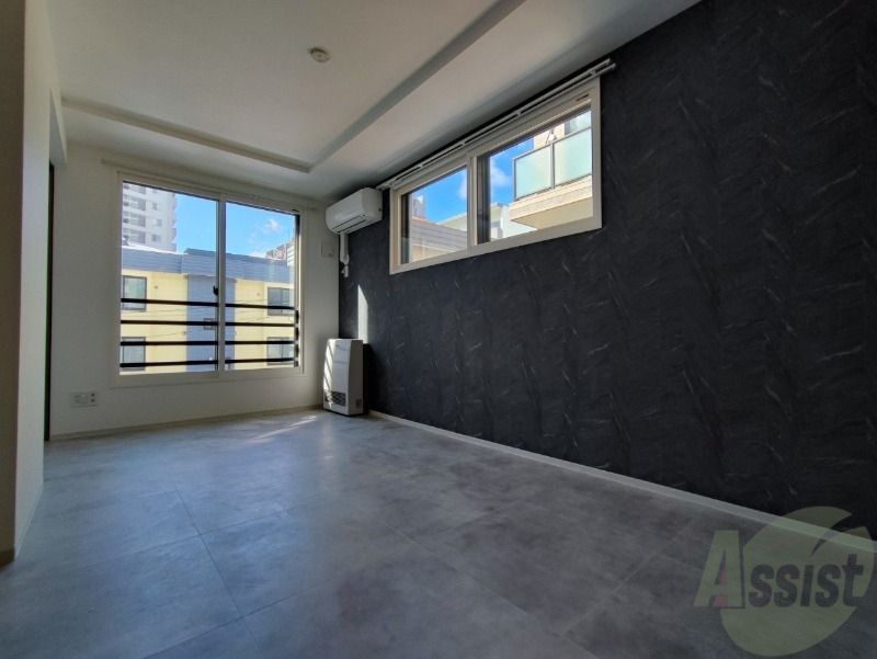 居室・リビング　広くてきれいなリビングです！快適に過ごせそうですね。