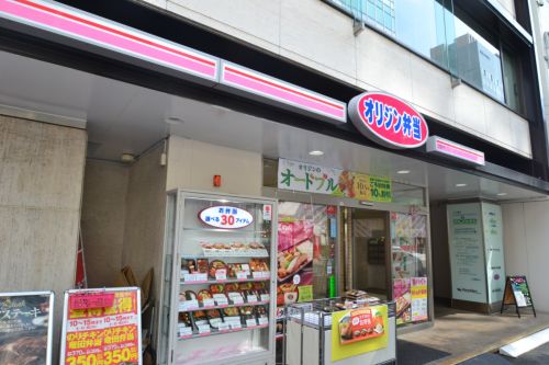 コンビニ　オリジン弁当　三宮磯上店（コンビニ）まで40m