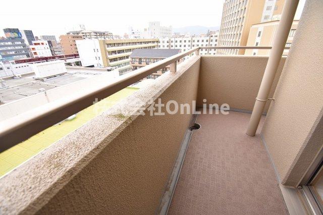 バルコニー　バルコニーからの眺めを楽しみながら食事をしませんか