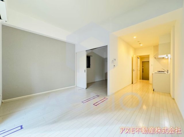 居室・リビング　同マンション別部屋参考写真