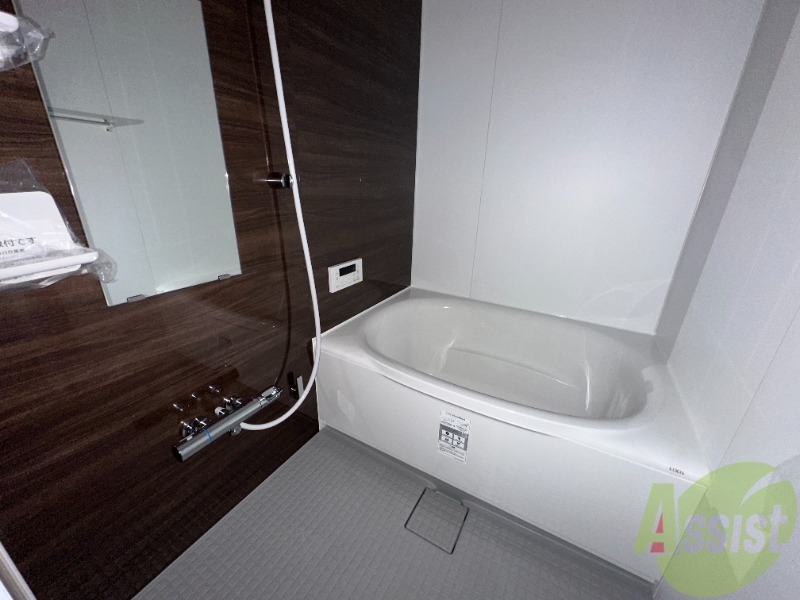 バス・シャワールーム　バスルームには追い焚きなど便利な機能が付いてます。