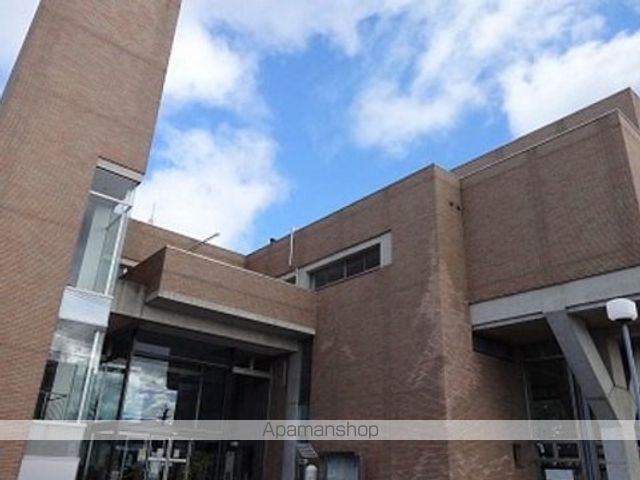 図書館　郡山市中央図書館（図書館）まで750m