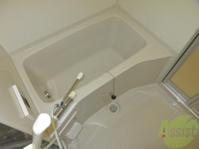 バス・シャワールーム　追い焚き機能付きなので、半身浴も気持ちよくできますね。