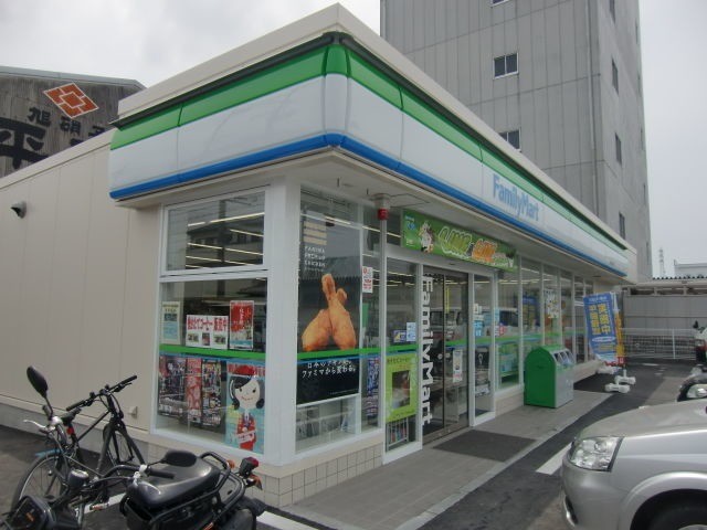コンビニ　ファミリーマート浜松有玉北店（コンビニ）まで117m
