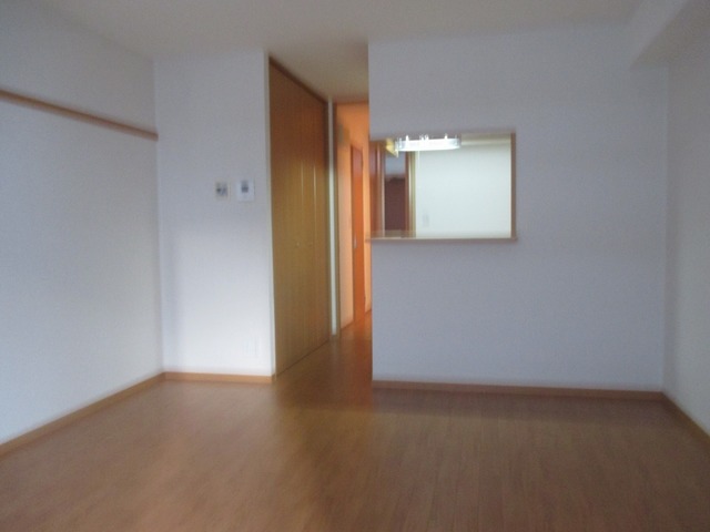 居室・リビング　明るくキレイなお部屋です