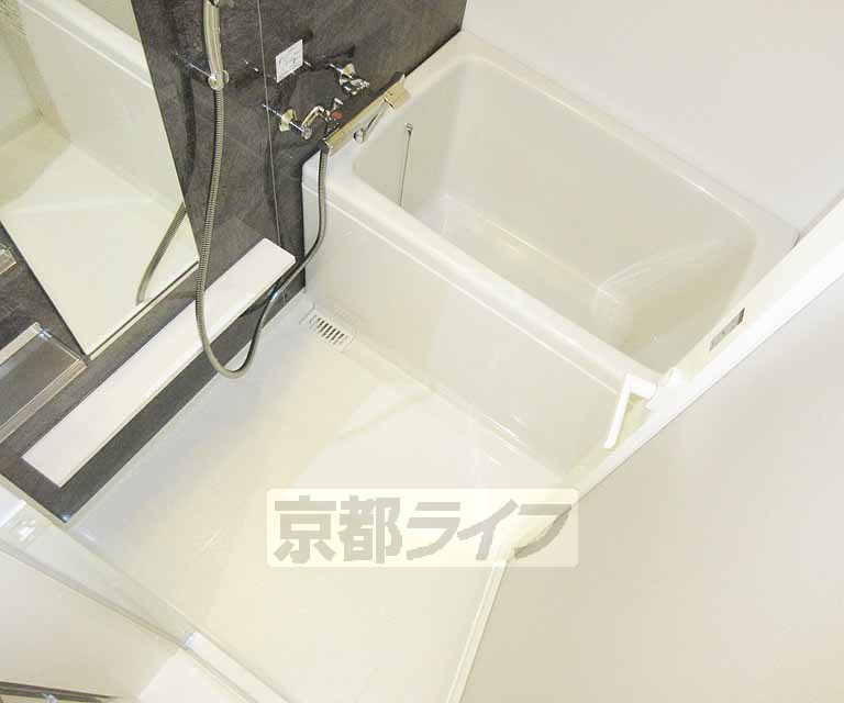 バス・シャワールーム　大き目のお風呂