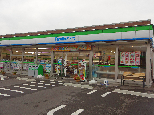 コンビニ　ファミリーマート 長野松代店（コンビニ）まで605m