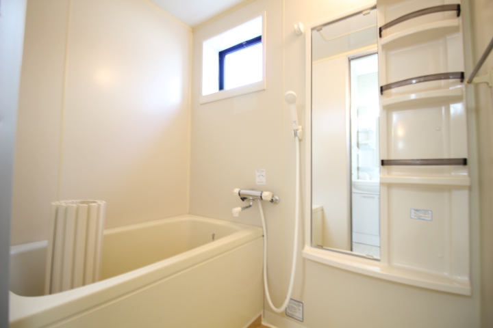 バス・シャワールーム　ゆったり過ごせるお風呂です