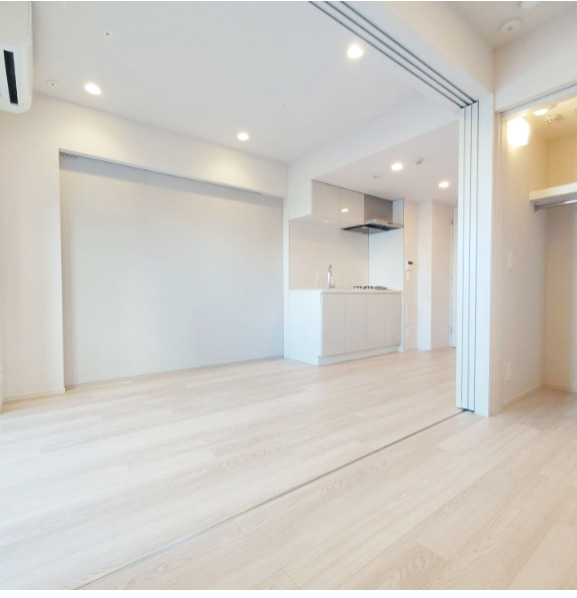 居室・リビング　※反転タイプの写真を使用しています。