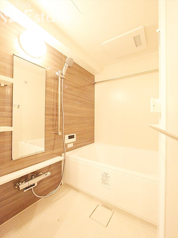 バス・シャワールーム　バスルーム