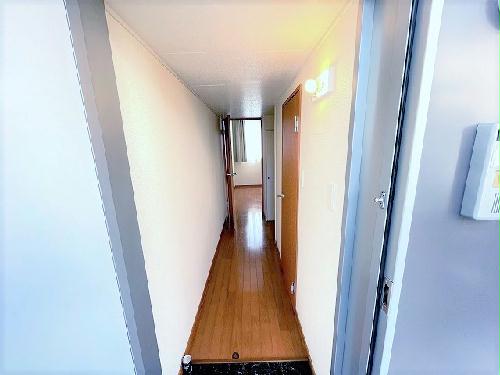 玄関　設備・仕様は号室により異なる為、現況を優先致します。