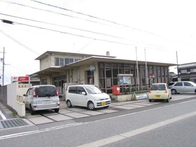 郵便局　湖北郵便局（郵便局）まで989m