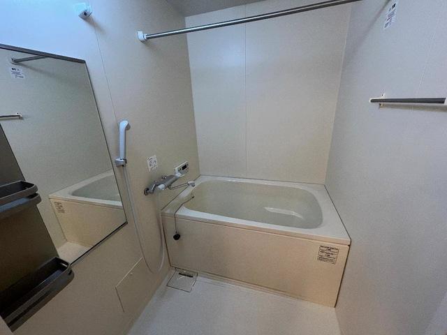 バス・シャワールーム　追焚き機能付きバス（換気乾燥機付き）