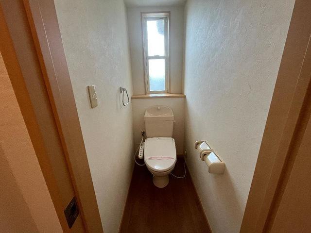 トイレ　温水洗浄暖房便座