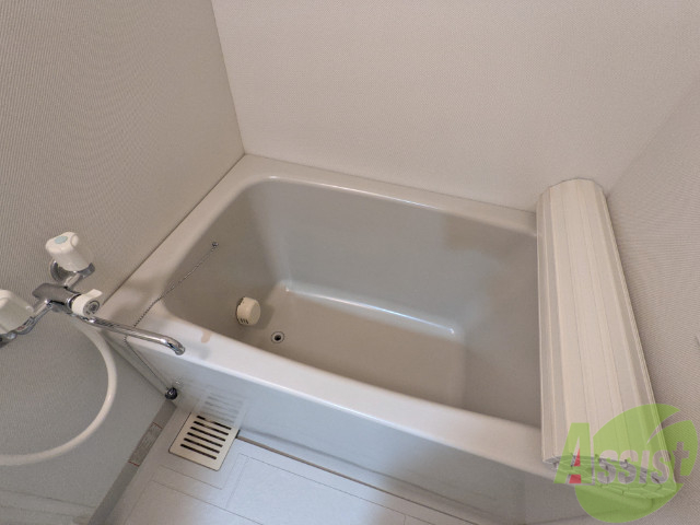 バス・シャワールーム　一日の疲れはこちらのお風呂で癒してください。