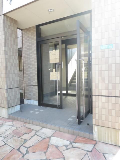 エントランス　★オートロック★
