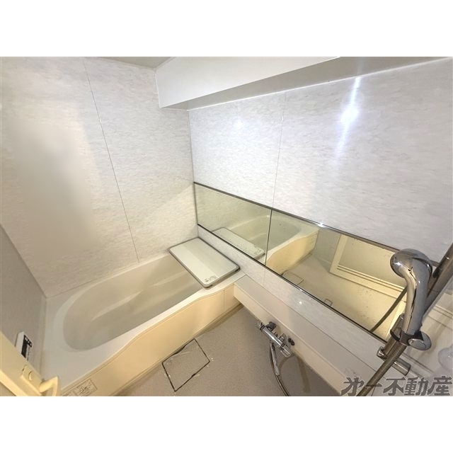 バス・シャワールーム　バスルーム