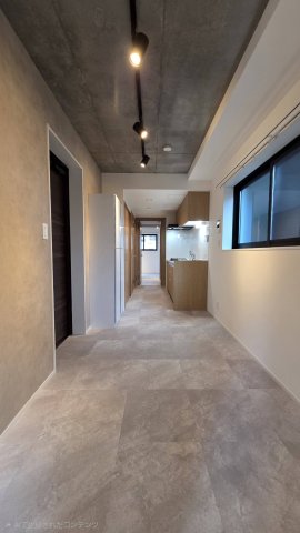 居室・リビング　室内写真は402号室のものになります※各階偶数号室は同間取り