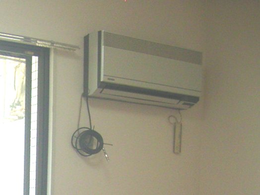 その他設備　洋室　エアコン設置