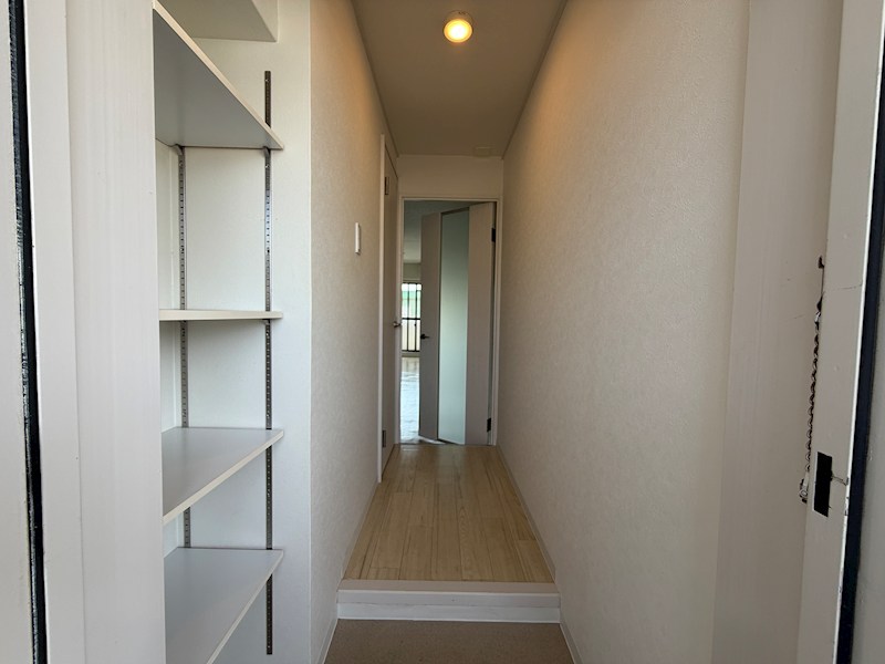 石屋川ロイヤルハイツの玄関写真