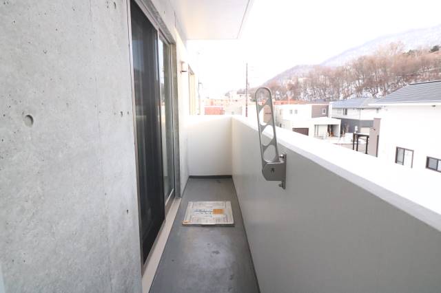 バルコニー　バルコニー付き♪お洗濯もの干せます♪